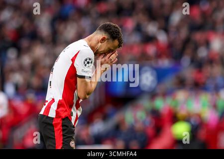 Eindhoven, Niederlande. September 2025. EINDHOVEN, NIEDERLANDE - 16. SEPTEMBER: Ivan Perisic vom PSV Eindhoven sieht beim Spiel der UEFA Champions League 2025/26 Phase MD1 zwischen PSV Eindhoven und Royale Union Saint-Gilloise am 16. September 2025 im Philips Stadion in Eindhoven, Niederlande, niedergeschlagen aus. (Foto: Ben Gal/Orange Pictures) Credit: Orange Pics BV/Alamy Live News Stockfoto