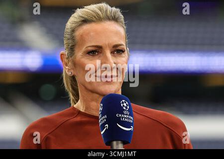 London, Großbritannien. September 2025. Gabby Logan vor dem UEFA Champions League-Spiel Tottenham Hotspur gegen Villarreal im Tottenham Hotspur Stadium, London, Großbritannien, 16. September 2025 (Foto: Mark Cosgrove/News Images) in London, Großbritannien am 16. September 2025. (Foto: Mark Cosgrove/News Images/SIPA USA) Credit: SIPA USA/Alamy Live News Stockfoto