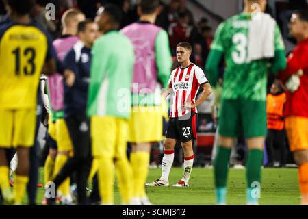 EINDHOVEN - Joey Veerman vom PSV Eindhoven nach dem UEFA Champions League-Spiel zwischen PSV Eindhoven und Royale Union Saint-Gilloise am 16. September 2025 im Phillips Stadium in Eindhoven, Niederlande. ANP MAURICE VAN STEEN Stockfoto