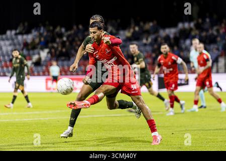 HELMOND , 16-09-2025 , GS Staalwerke Stadion , Saison 2025 / 2026 , niederländischer Keuken Kampioen Divisie Fußball , Spiel zwischen Helmon Sport und Jong Utrecht , Bild zeigt Helmond Sportspieler Tarik Essakkati. Stockfoto