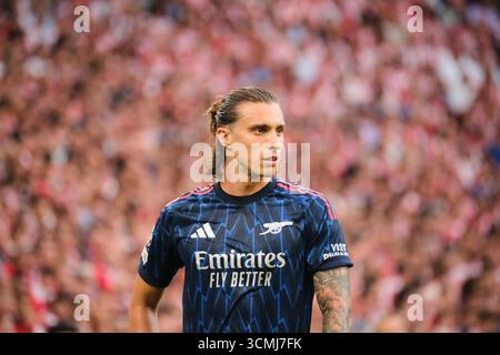 Bilbao, Biskaya, Spanien - 16. September 2025: Porträt von Riccardo Calafiori vom Arsenal Football Club im Spiel Athletic Club gegen Arsenal Football Club, Teil der UEFA Champions League 2025, im San Mamés Stadion. Quelle: Rubén Gil/Alamy Live News. Stockfoto