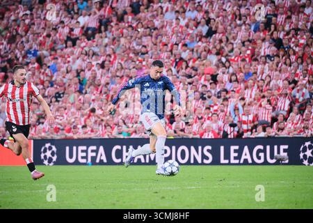 Bilbao, Biskaya, Spanien - 16. September 2025: Gabriel Martinelli vom Arsenal Footbal Club dribbelt den Ball im Athletic Club gegen Arsenal Football Club, Teil der UEFA Champions League 2025, im San Mamés Stadion. Quelle: Rubén Gil/Alamy Live News. Stockfoto