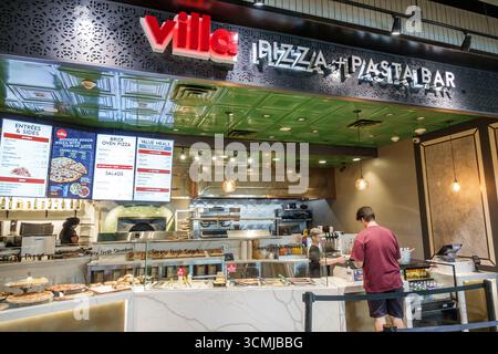 Aventura Mall Miami Florida, innen, Food Court, zwangloses Essen, Villa Pizza Pasta Bar, Restaurant Theke Backofen Pizza Display, Menü Stockfoto