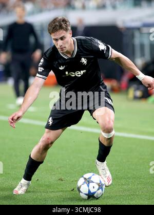 Turin, Italien. September 2025. Kenan Yildiz (Juventus FC) während des Fußballspiels Juventus FC gegen Borussia Dortmund, UEFA Champions League in Turin, Italien, 16. September 2025 Credit: Independent Photo Agency/Alamy Live News Stockfoto