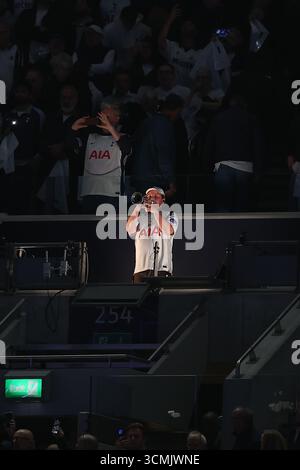 London, Großbritannien. September 2025. Trompeter vor dem Spiel beim Tottenham Hotspur FC gegen Villarreal CF Champions League Round One im Tottenham Hotspur Stadium, London, Großbritannien am 16. September 2025 Credit: Katie Chan/Every Second Media Credit: Every Second Media/Alamy Live News Stockfoto