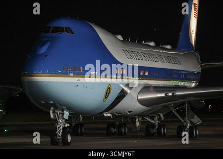 Air Force One trifft London Stansted für den Staatsbesuch von US-Präsident Donald Trump am Flughafen London Stansted, Großbritannien, 16. September 2025 ein (Foto: Alfie Cosgrove/News Images) Stockfoto