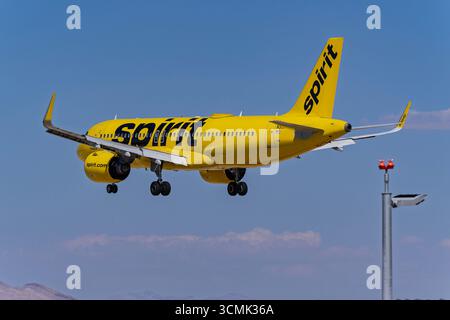 Harry Reid Flughafen 8-31-2025 Las Vegas NV USA Spirit Airlines Airbus A320neo N981NK Ankunft auf der Landebahn 1L am Harry Reid International Airport Stockfoto