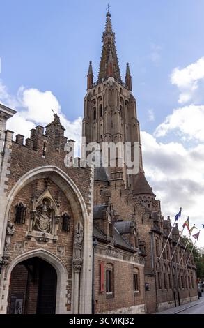 BRÜGGE, NIEDERLANDE - 15. SEPTEMBER 2025 - Gruuthusemuseum im historischen Stadtzentrum, UNESCO-Weltkulturerbe Stockfoto