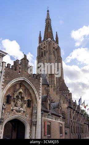 BRÜGGE, NIEDERLANDE - 15. SEPTEMBER 2025 - Gruuthusemuseum im historischen Stadtzentrum, UNESCO-Weltkulturerbe Stockfoto