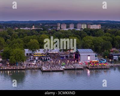 Siofok Plazs Beach – beliebter Strand am Balaton, Ungarn, bekannt für Sommerpartys, Musik, Festivals und pulsierendes Nachtleben. Stockfoto
