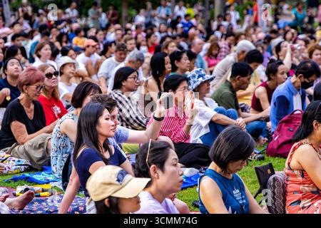 Open-Air-Konzert mit dem Royal Bangkok Symphony Orchestra im Lumphini Park, Bangkok, Thailand Stockfoto