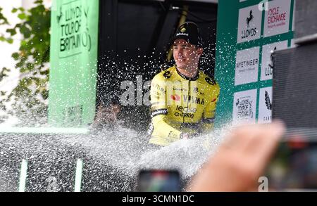 Das Radrennen der Lloyds Tour of Britain 2025, bei dem Geraint Thomas in seinem letzten Rennen in seiner Heimatstadt Cardiff teilnahm. Olav Kooij Stockfoto