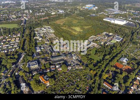 Luftansicht, Industriegebiet Wilhelmstraße mit Wendeturm der ehemaligen Zeche Pluto sowie des Chemiewerkes innospec Deutschland und des Stockfoto