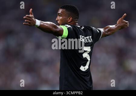 Turin, Italien. September 2025. Kenan Yildiz von Juventus FC gibt Gesten beim Spiel der UEFA Champions League Phase MD1 zwischen Juventus FC und Borussia Dortmund am 16. September 2025 im Allianz Stadium in Turin. Quelle: Marco Canoniero/Alamy Live News Stockfoto
