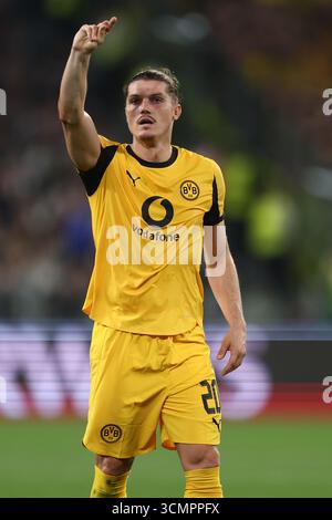 Turin, Italien. September 2025. Marcel Sabitzer von Borussia Dortmund gibt beim Spiel der UEFA Champions League Phase MD1 zwischen Juventus FC und Borussia Dortmund am 16. September 2025 im Allianz Stadium in Turin, Italien, Gesten. Quelle: Marco Canoniero/Alamy Live News Stockfoto