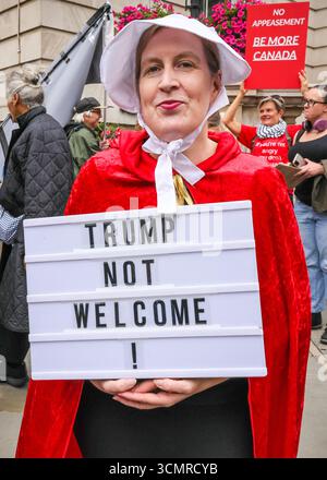 London, Großbritannien. September 2025. Massen von Demonstranten versammeln sich und marschieren gegen den Staatsbesuch von US-Präsident Donald Trump in Großbritannien. Der „Trump Not Welcome“ mit dem Titel „marsch vom Portland Square zum Parliament Square“ ist einer von vielen Protesten in London und Windsor. Quelle: Imageplotter/Alamy Live News Stockfoto