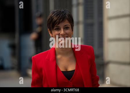 Madrid, Spanien. September 2025. Isabel Rodríguez, Ministerin für Wohnungsbau und Städteagenda, nimmt an der Plenartagung des Abgeordnetenkongresses Teil und beantwortet Fragen während der parlamentarischen Aufsichtssitzung der Regierung. Quelle: D. Canales Carvajal/Alamy Live News Stockfoto