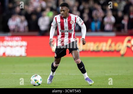 London, Großbritannien. September 2025. London, Großbritannien. September 2025. September 2025; Gtech Community Stadium, Brentford, London, England; Carabao Cup Football, Brentford gegen Aston Villa; Benjamin Arthur von Brentford Credit: Action Plus Sports Images/Alamy Live News Credit: Action Plus Sports Images/Alamy Live News Stockfoto