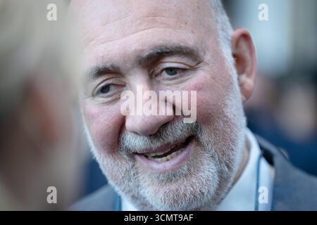 Neujahrsempfang, 75. Jubiläum des Zentralrats der Juden Neujahrsempfang, 75. Jubiläum des Zentralrats der Juden in Deutschland, Jüdisches Museum Berlin, Rosch-Haschana-Empfang, Ron Prosor, Botschafter von Israel in Deutschland Berlin Berlin GER *** Neujahrsempfang, 75. Jahrestag des Zentralrats der Juden Neujahrsempfang, 75. Jahrestag des Zentralrats der Juden in Deutschland, Jüdisches Museum Berlin, Rosh Hashanah Empfang, Ron Prosor, Botschafter Israels in Deutschland Berlin Berlin GER Stockfoto