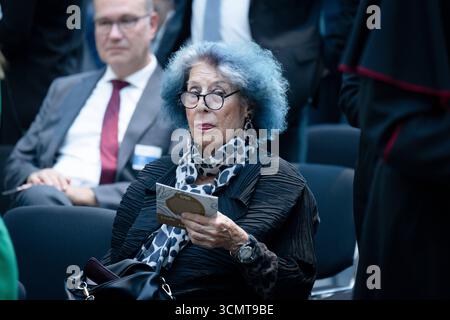 Neujahrsempfang, 75. Jubiläum des Zentralrats der Juden Neujahrsempfang, 75. Jubiläum des Zentralrats der Juden in Deutschland, Jüdisches Museum Berlin, Rosch-Haschana-Empfang, Lea Rosh, Fernsehjournalistin Berlin Berlin GER *** Neujahrsempfang, 75. Jahrestag des Zentralrats der Juden Neujahrsempfang, 75. Jahrestag des Zentralrats der Juden in Deutschland, Jüdisches Museum Berlin, Rosh Hashanah-Empfang, Lea Rosh, TV-Journalistin Berlin Berlin GER Stockfoto