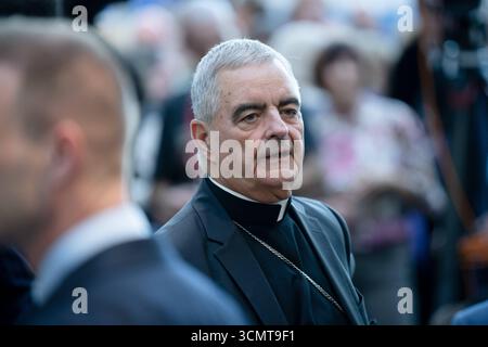 Neujahrsempfang, 75. Jubiläum des Zentralrats der Juden Neujahrsempfang, 75. Jubiläum des Zentralrats der Juden in Deutschland, Jüdisches Museum Berlin, Rosch-Haschana-Empfang, Erzbischof Nikola Eterovic, Vatikan-Botschafter Berlin Berlin Berlin GER *** Neujahrsempfang, 75. Jahrestag des Zentralrats der Juden Neujahrsempfang, 75. Jahrestag des Zentralrats der Juden in Deutschland, Jüdisches Museum Berlin, Rosch Hashanah Empfang, Erzbischof Nikola Eterovic, Vatikanbotschafter Berlin GER Stockfoto