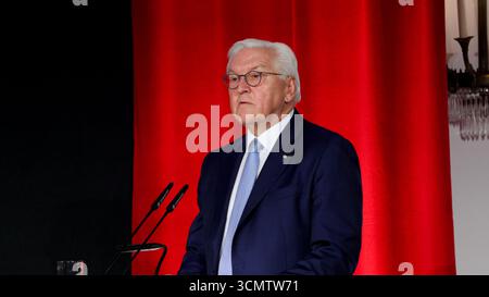 Berlin, Deutschland, 17. September 2025. Bundespräsident Frank-Walter Steinmeier ehrte das Kino mit einem Kulturabend zusammen mit İlker Catak, Doris Dörrie, Maria Schrader und Wim Wenders. Foto: Klaus Kroenert Credit: Klaus Kroenert/Alamy Live News Stockfoto