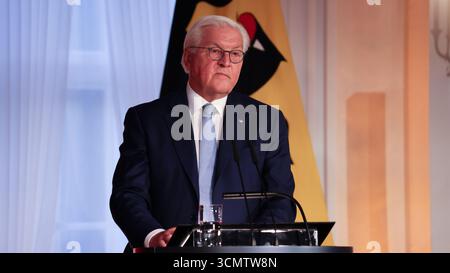 Berlin, Deutschland, 17. September 2025. Bundespräsident Frank-Walter Steinmeier ehrte das Kino mit einem Kulturabend zusammen mit İlker Catak, Doris Dörrie, Maria Schrader und Wim Wenders. Foto: Klaus Kroenert Credit: Klaus Kroenert/Alamy Live News Stockfoto