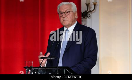 Berlin, Deutschland, 17. September 2025. Bundespräsident Frank-Walter Steinmeier ehrte das Kino mit einem Kulturabend zusammen mit İlker Catak, Doris Dörrie, Maria Schrader und Wim Wenders. Foto: Klaus Kroenert Credit: Klaus Kroenert/Alamy Live News Stockfoto