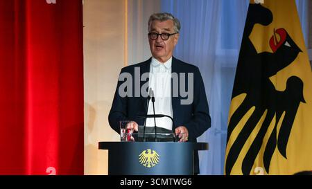 Berlin, Deutschland, 17. September 2025. Bundespräsident Frank-Walter Steinmeier ehrte das Kino mit einem Kulturabend zusammen mit İlker Catak, Doris Dörrie, Maria Schrader und Wim Wenders. Foto: Klaus Kroenert Credit: Klaus Kroenert/Alamy Live News Stockfoto