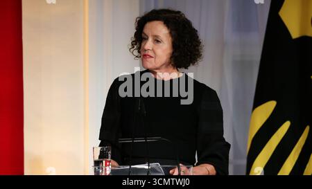Berlin, Deutschland, 17. September 2025. Bundespräsident Frank-Walter Steinmeier ehrte das Kino mit einem Kulturabend zusammen mit İlker Catak, Doris Dörrie, Maria Schrader und Wim Wenders. Foto: Klaus Kroenert Credit: Klaus Kroenert/Alamy Live News Stockfoto