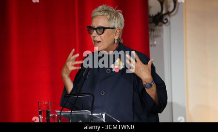 Berlin, Deutschland, 17. September 2025. Bundespräsident Frank-Walter Steinmeier ehrte das Kino mit einem Kulturabend zusammen mit İlker Catak, Doris Dörrie, Maria Schrader und Wim Wenders. Foto: Klaus Kroenert Credit: Klaus Kroenert/Alamy Live News Stockfoto