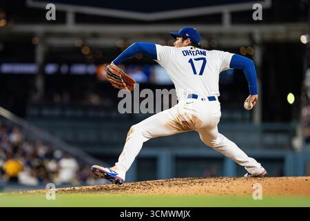 Los Angeles Dodgers Zweiwegespieler Shohei Ohtani (17) wirft während eines MLB-Spiels gegen die Philadelphia Phillies am Dienstag, den 16. September 2025, im Dodger Stadium, in Los Angeles besiegten die Phillies die Dodgers mit 9:6. (Jon Endow/Bild des Sports) Stockfoto