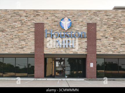 Cypress, Texas, USA 08-24-2025: Houston MRT-Mecical Facility Business Storefront. Stockfoto