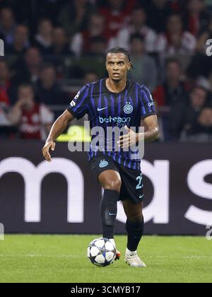AMSTERDAM: Manuel Akanji vom FC Internazionale Milano während des UEFA Champions League-Spiels zwischen AFC Ajax und FC Internazionale Milano am 17. September 2025 in der Johan Cruijff Arena in Amsterdam. ANP | Hollandse Hoogte | Maurice van Steen Stockfoto
