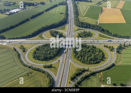 Luftaufnahme, Autobahndreieck Werl, A44 und A445, Werl, Soester Boerde, Nordrhein-Westfalen, Deutschland, Autobahn A44, Autobahn A445, Autobahnkreuzung Stockfoto