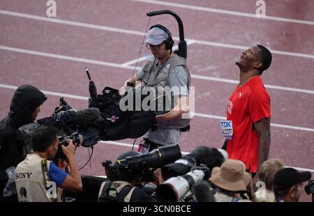 Tokio, Japan. September 2025. Goldmedaillengewinner Keshorn Walcott aus Trinidad und Tobago feiert nach dem Speerwurf der Herren bei den Leichtathletik-Weltmeisterschaften 2025 in Tokio, Japan, 18. September 2025. Quelle: Ju Huanzong/Xinhua/Alamy Live News Stockfoto