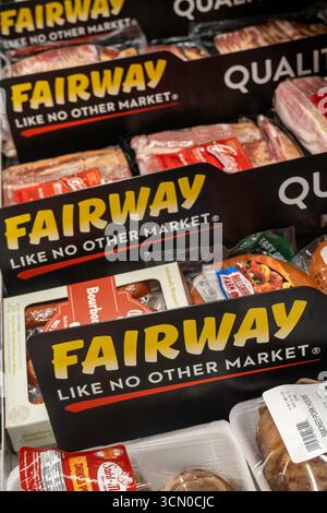 Fairway Super Market ist ein voll sortiertes Lebensmittelgeschäft im Stadtteil Kips Bay in New York City, USA, 2025 Stockfoto