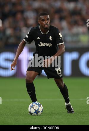 Turin, Italien. September 2025. Pierre Kalulu von Juventus während des Spiels Juventus gegen Borussia Dortmund UEFA Champions League im Allianz Stadion in Turin. Der Bildnachweis sollte lauten: Jonathan Moscrop/Sportimage Credit: Sportimage Ltd/Alamy Live News Stockfoto