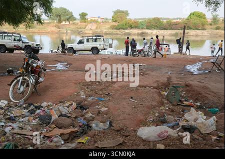 SÜDSUDAN, Bundesstaat Western Bahr el Ghazal, Stadt Wau, Jur River / SÜDSUDAN, Wau, Fluß Jur Stockfoto