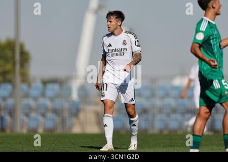 Madrid, Spanien. September 2025. Bruno Iglesias (RM Castilla) Fußball/Fußball : Spanische Primera RFEF Gruppe 1 Spiel zwischen Real Madrid Castilla - Racing Club de Ferrol am Campo 7 de Ciudad Real Madrid in Madrid, Spanien. Quelle: Mutsu Kawamori/AFLO/Alamy Live News Stockfoto
