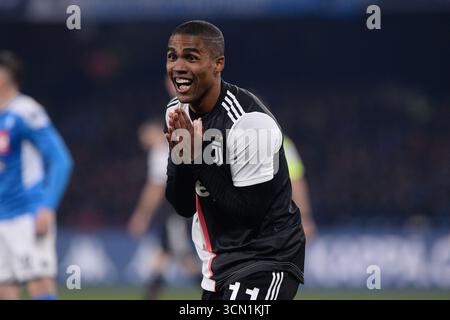 Neapel, Italien. Januar 2020. Foto Cafaro/LaPresse 26 Gennaio 2020 Napoli, Italia Sport calcio Napoli vs Juventus - Campionato di calcio Serie A TIM 2019/2020 - stadio San Paolo. Nella Foto: Douglas Costa (Juventus F.C) arrabbiato. Foto Cafaro/LaPresse 26. Januar 2020 Neapel, Italien Sport Fußball Napoli vs Juventus - italienische Fußballmeisterschaft Liga A TIM 2019/2020 - San Paolo Stadion. Auf dem Bild: Douglas Costa (Juventus F.C) wird wütend. Quelle: LaPresse/Alamy Live News Stockfoto
