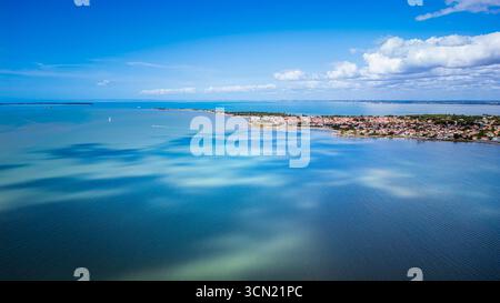 Fouras und Atlantik von oben, Frankreich Stockfoto