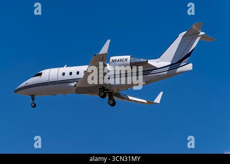 Harry Reid Flughafen 8-31-2025 Las Vegas NV USA Private Bombardier CL-600 N648CR Ankunft auf der Landebahn 1L am Harry Reid International Airport Stockfoto