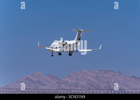 Harry Reid Flughafen 8-31-2025 Las Vegas NV USA Private Bombardier CL-600 N648CR Ankunft auf der Landebahn 1L am Harry Reid International Airport Stockfoto