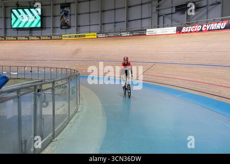 21. Tour durch Großbritannien Stage 6 7. September Newport Velodrome, Newport Wales UK Geraint Thomas nach der Runde begrüßte die Fans Stockfoto