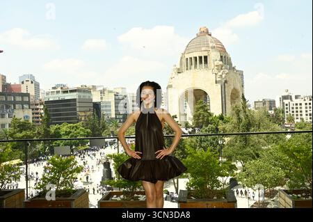 18. September 2025, Mexiko-Stadt, Ciudad de Mexico, Mexiko: Schauspielerin Chase Infiniti nimmt an einem Fotoaufruf für eine Schlacht nach der anderen in Monumento de la Revolucion Teil. Am 18. September 2025 in Mexiko-Stadt. (Foto: Carlos Tischler/ Eyepix Group (Kreditbild: © Carlos Tischler/Okulare via ZUMA Press Wire) NUR FÜR REDAKTIONELLE VERWENDUNG! Nicht für kommerzielle ZWECKE! Stockfoto