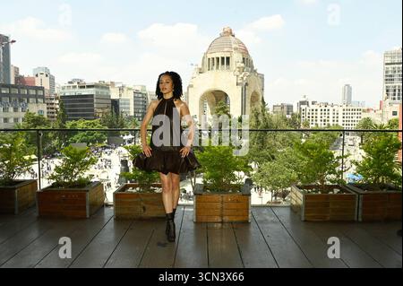 Die Schauspielerin Chase Infiniti nimmt an dem Photocall Teil, um eine Schlacht nach der anderen in Monumento de la Revolucion zu spielen. Am 18. September 2025 in Mexiko-Stadt. Mexico City CDMX Mexico Copyright: XCarlosxTischlerx Stockfoto