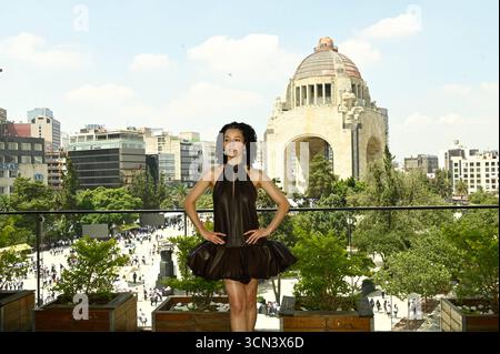 Die Schauspielerin Chase Infiniti nimmt an dem Photocall Teil, um eine Schlacht nach der anderen in Monumento de la Revolucion zu spielen. Am 18. September 2025 in Mexiko-Stadt. Mexico City CDMX Mexico Copyright: XCarlosxTischlerx Stockfoto