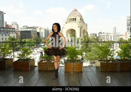 Die Schauspielerin Chase Infiniti nimmt an dem Photocall Teil, um eine Schlacht nach der anderen in Monumento de la Revolucion zu spielen. Am 18. September 2025 in Mexiko-Stadt. Mexico City CDMX Mexico Copyright: XCarlosxTischlerx Stockfoto