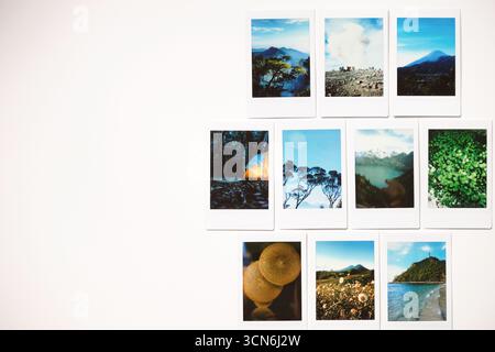 Landschaftlich reizvolles Polaroid-Foto isoliert auf weißem Hintergrund Stockfoto